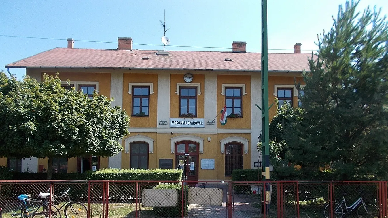 Egymással szemben haladt két személyvonat Mosonmagyaróvár térségében