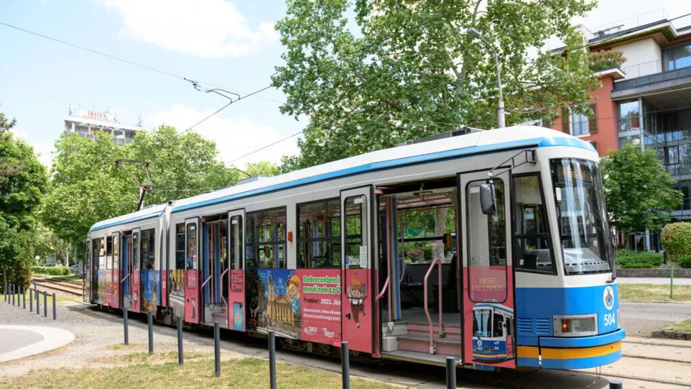 Vasárnaptól közlekedik Magyarország első mesevillamosa