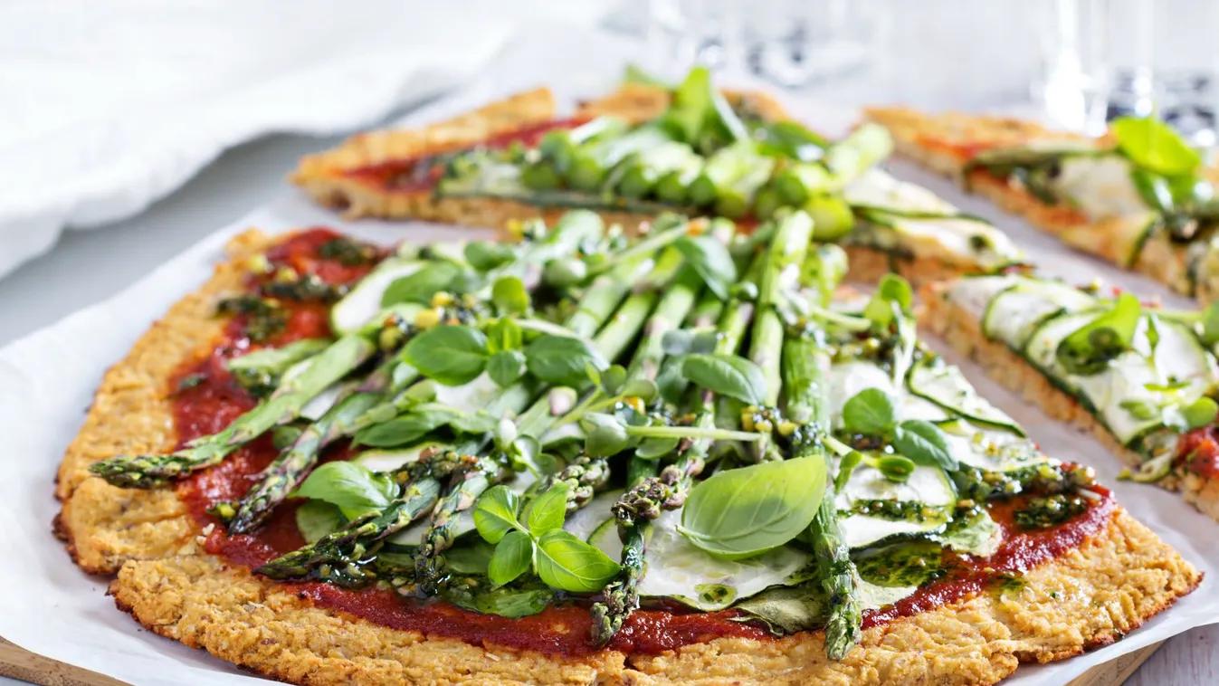 Pizza karfiolból, űrhajósoknak 3D-ben nyomtatva, éheseknek busz méretben: ma van a pizza világnapja!