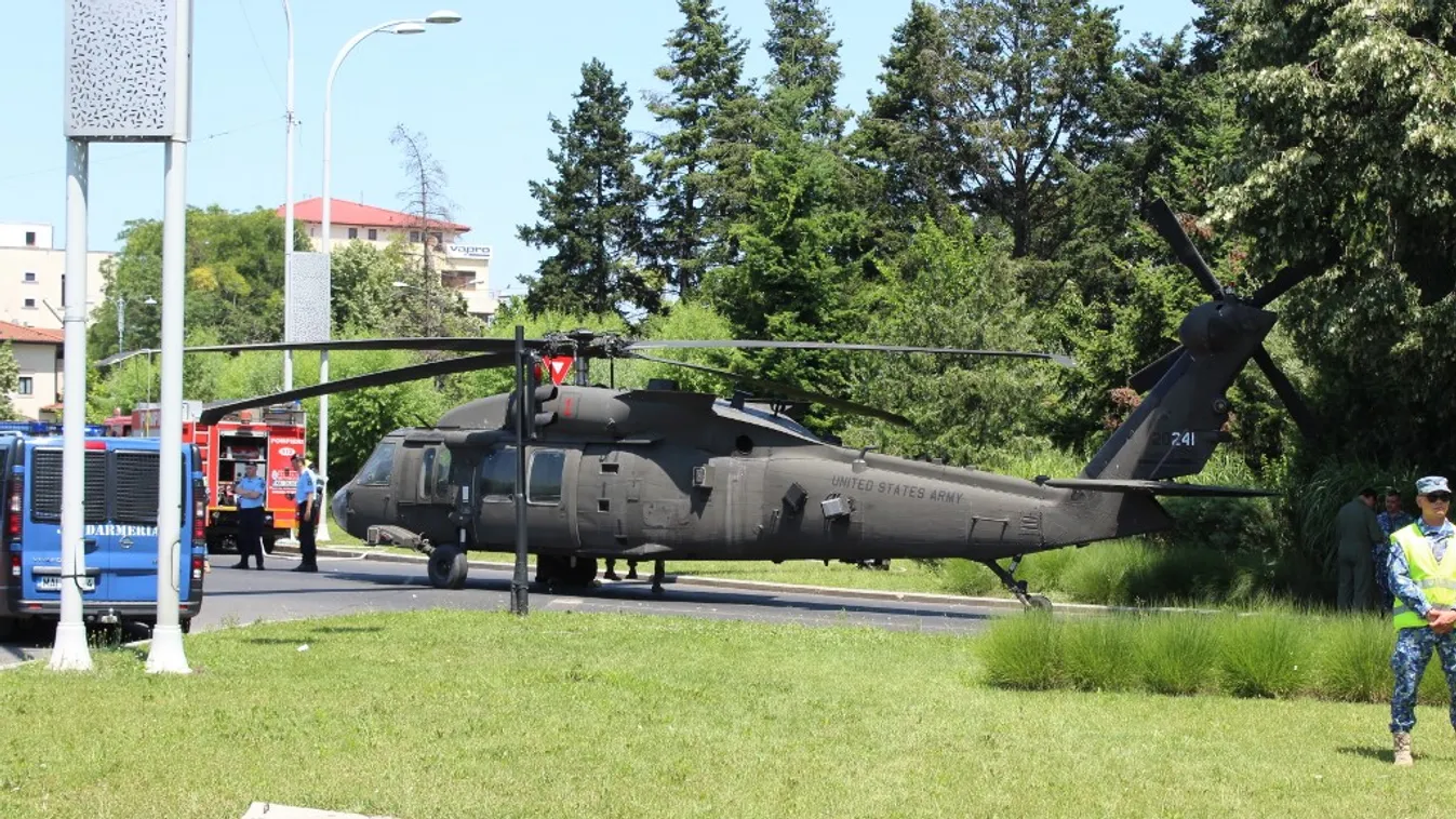 Egy amerikai katonai helikopter kényszerleszállást végzett Bukarest belvárosában