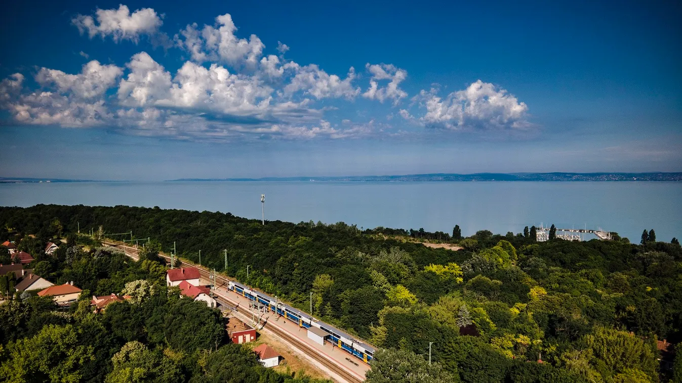 Vasárnaponként újabb emeletes vonattal utazhatunk a Balaton déli partján