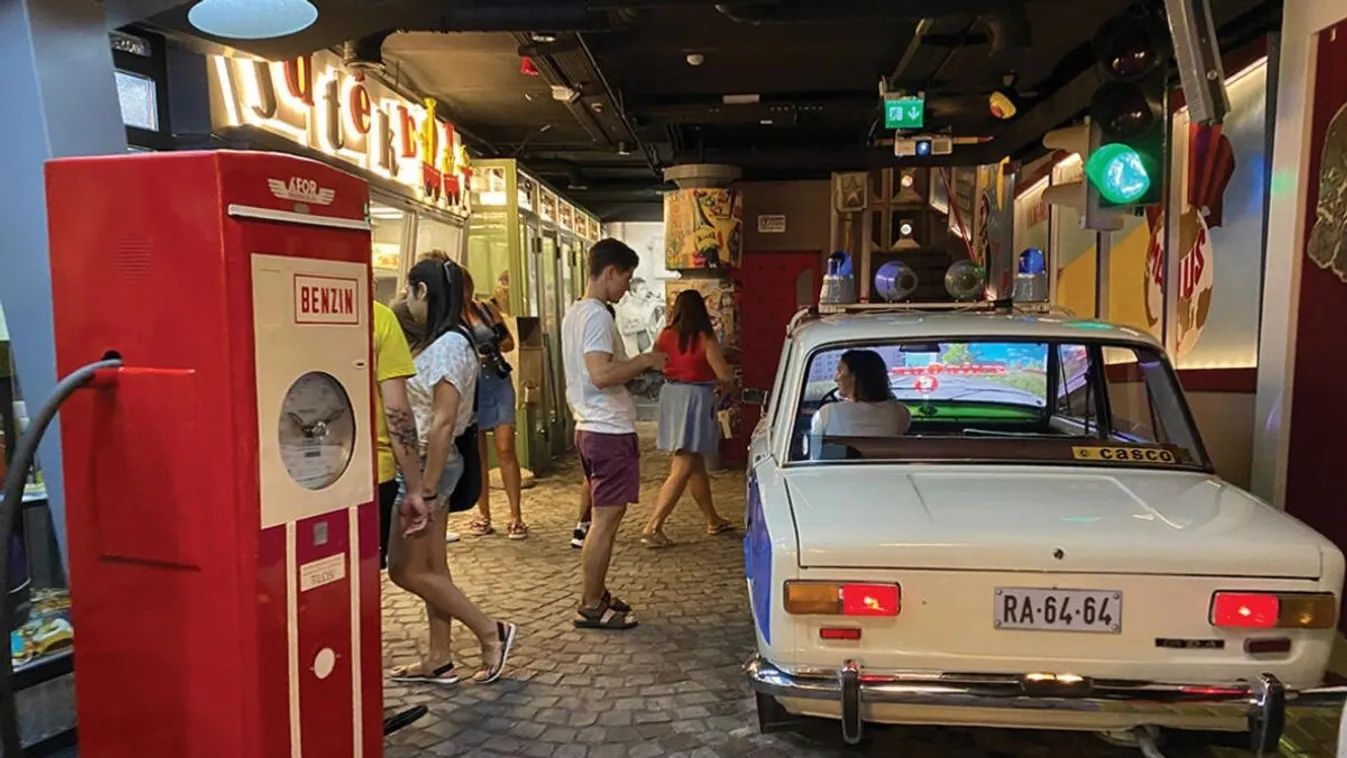 Ladával, TV-macival és Malév ereklyékkel nyitott meg a budapesit Retro Élményközpont