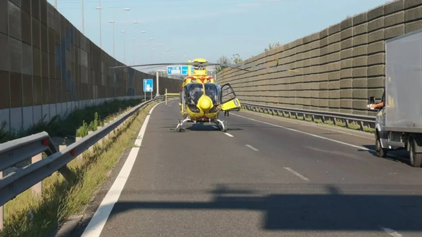 Most jött: Mentőhelikopter szállt le az M0-ásra, nagy a baj - fotók