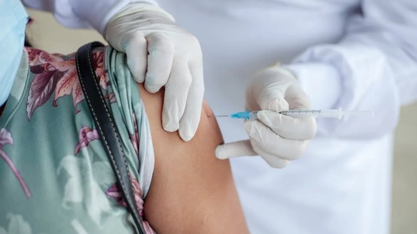 Elképesztő: Ezért rohamozták meg az emberek a helyi oltópontokat a Fülöp-szigeteken