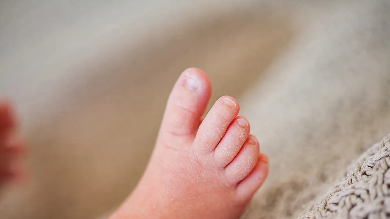 28 órás vajúdás után született meg a babám