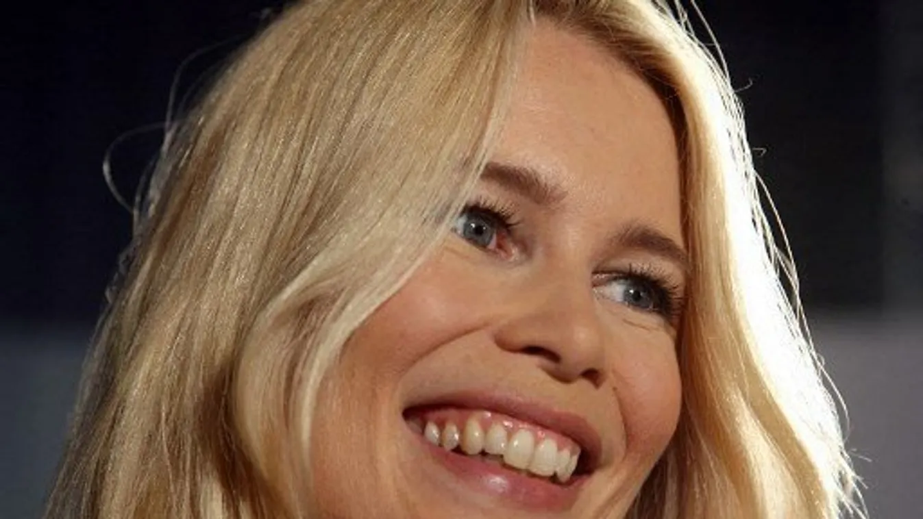 Fél évszázados is elmúlt, de képtelen megöregedni: így néz ki ma a születésnapos Claudia Schiffer