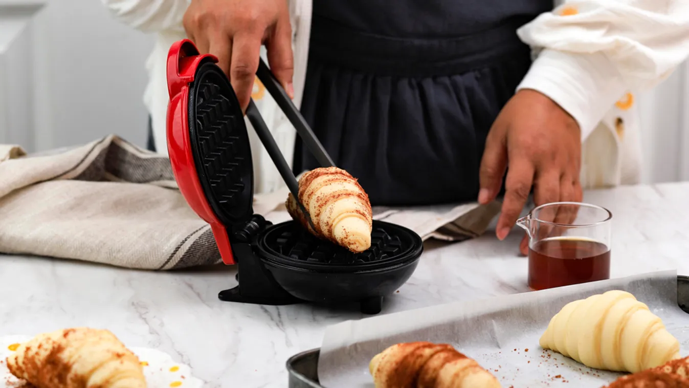 Hallottak már a croffle-ról? Ez történik, ha a francia vajastészta és a gofrisütő találkozik