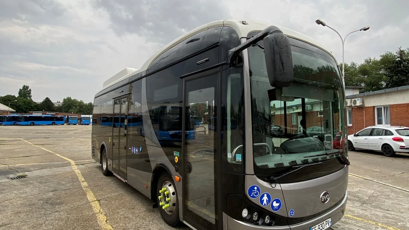 Két hétig ingyen utazhatunk Budapesten az új elektromos tesztbuszon