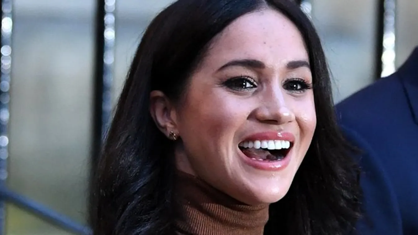 Már megint mi történik? Lehúzza az ujjáról eljegyzési gyűrűjét Meghan Markle