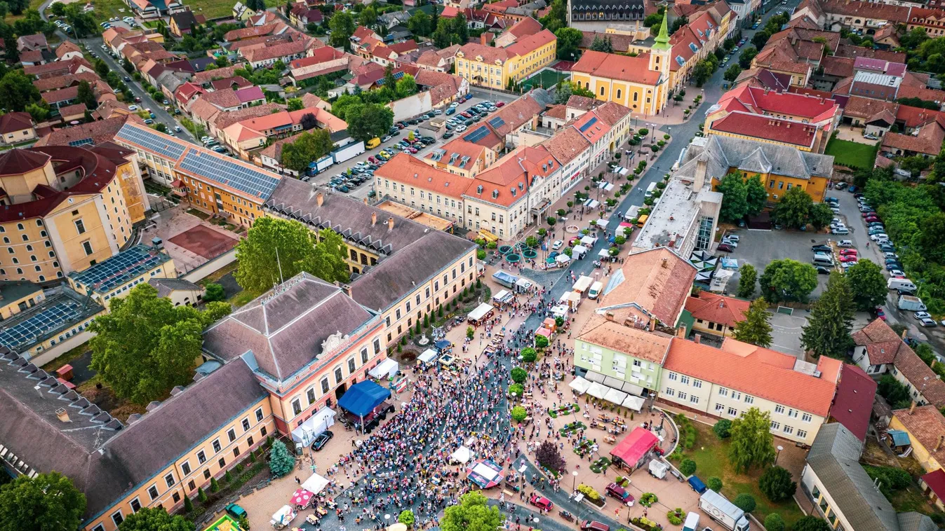 Hamarosan 30 méteres óriáskerék forog Balassagyarmaton