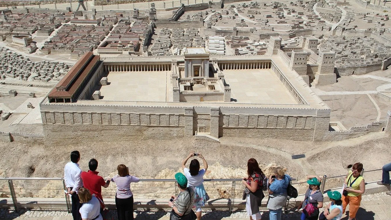 Izrael újra megnyitja kapuit a kisebb turistacsoportok előtt