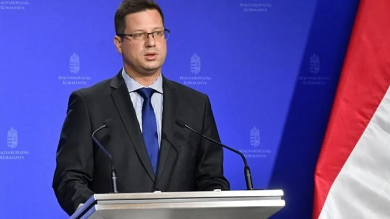 Gulyás Gergely: pontosították az SZJA-visszatérítés részleteit, ezeknek a szülőknek jár az összeg