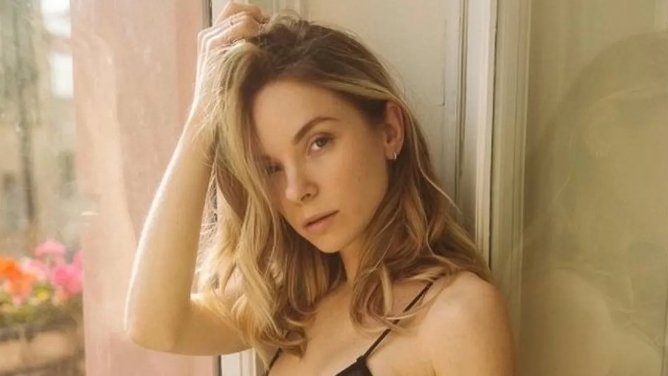 Átlátszó fehérneműben mutogatja csodás melleit a szexi Onlyfans-modell, szomszédjai megőrülnek – 18+ fotó