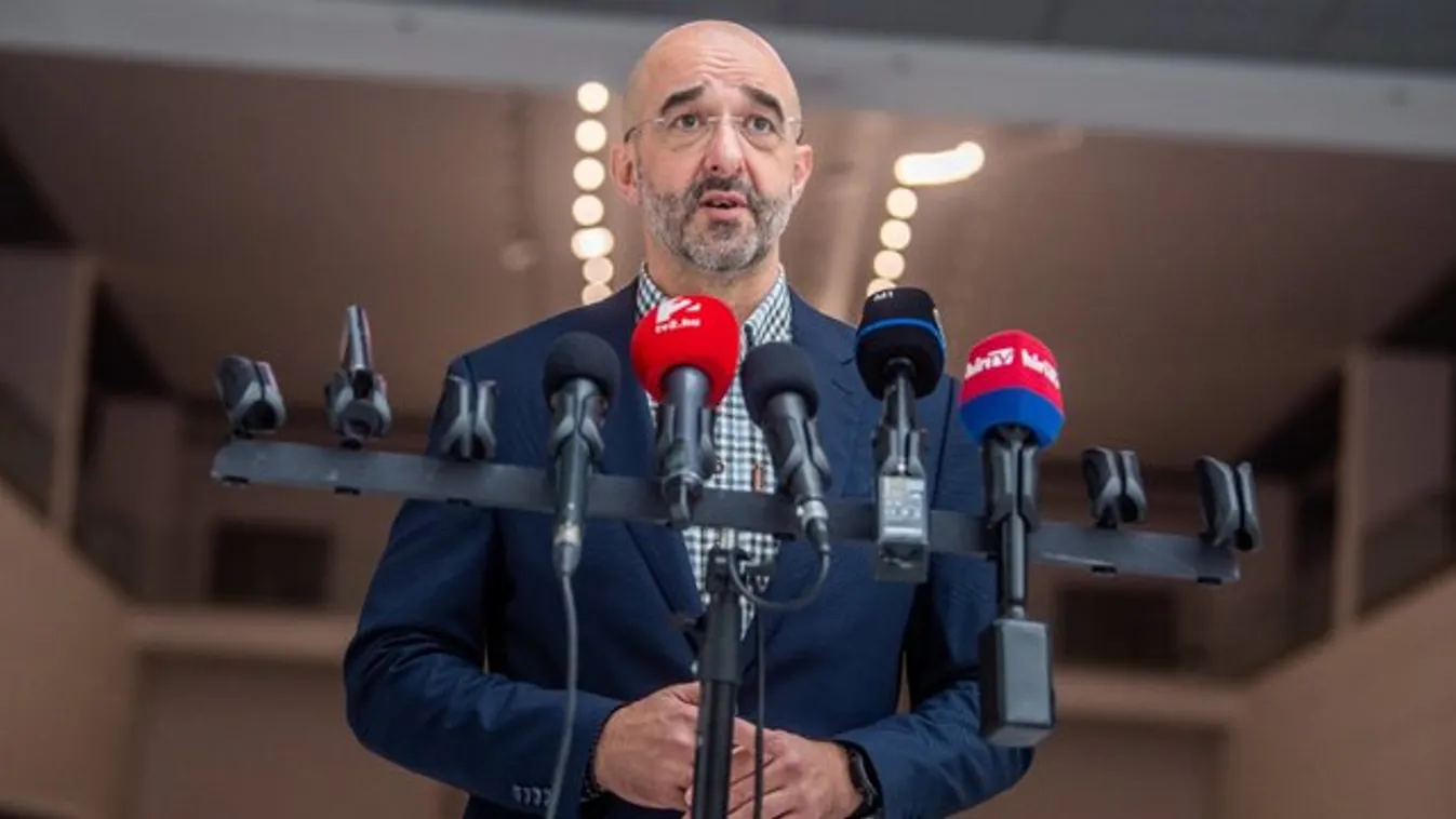 Kovács Zoltán: A kormány elutasítja a migránsok betelepítését