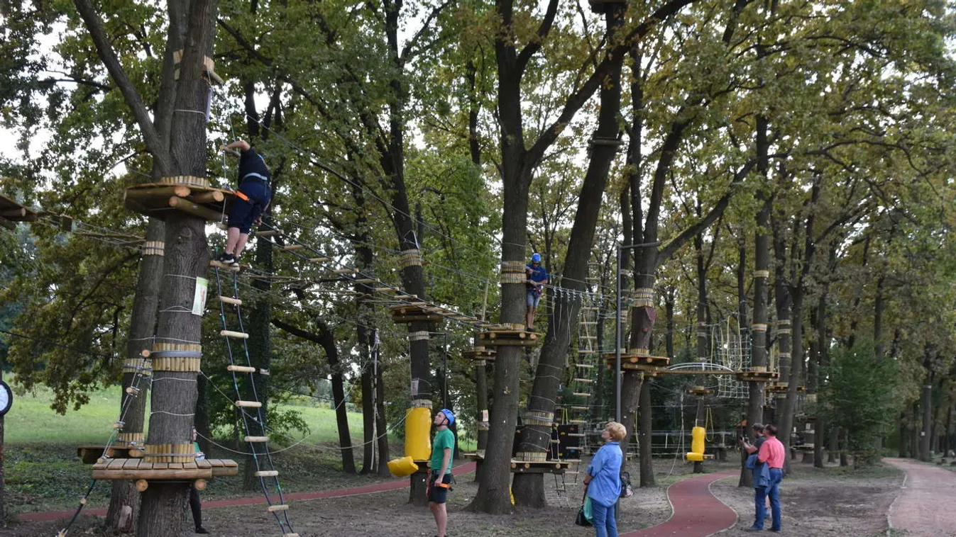 Hétpályás, ötvenkét állomásos kalandpark nyílt Szolnokon