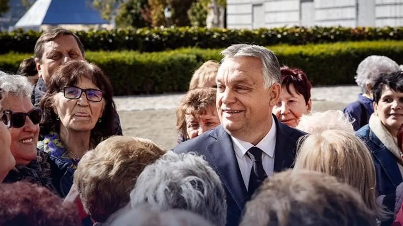 "Ha én ezt tudom, kifestem a számat" - hölgyek rohamozták meg Orbán Viktort - videó