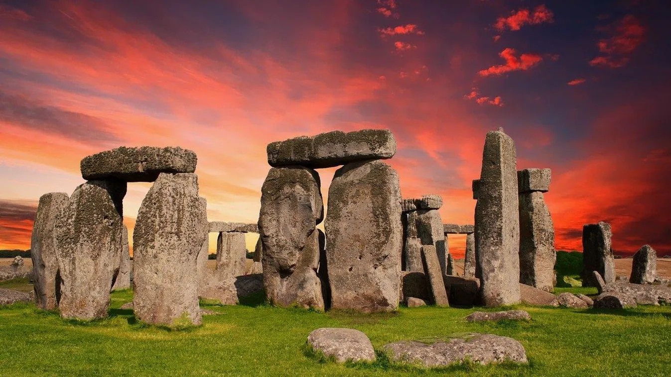 Restaurálni kezdték a 4500 éves Stonehenge köveit