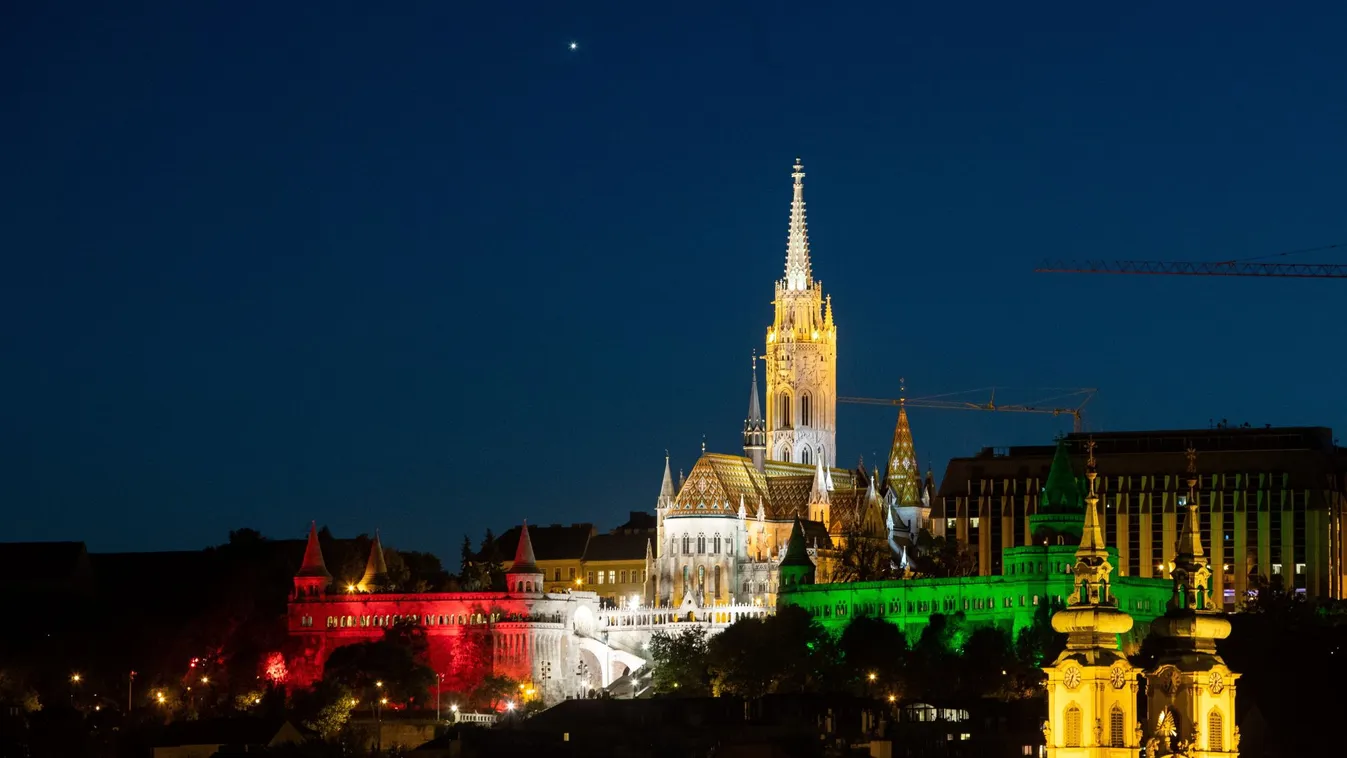 Galéria: Fényköntösben pompáztak Budapest ikonikus épületei