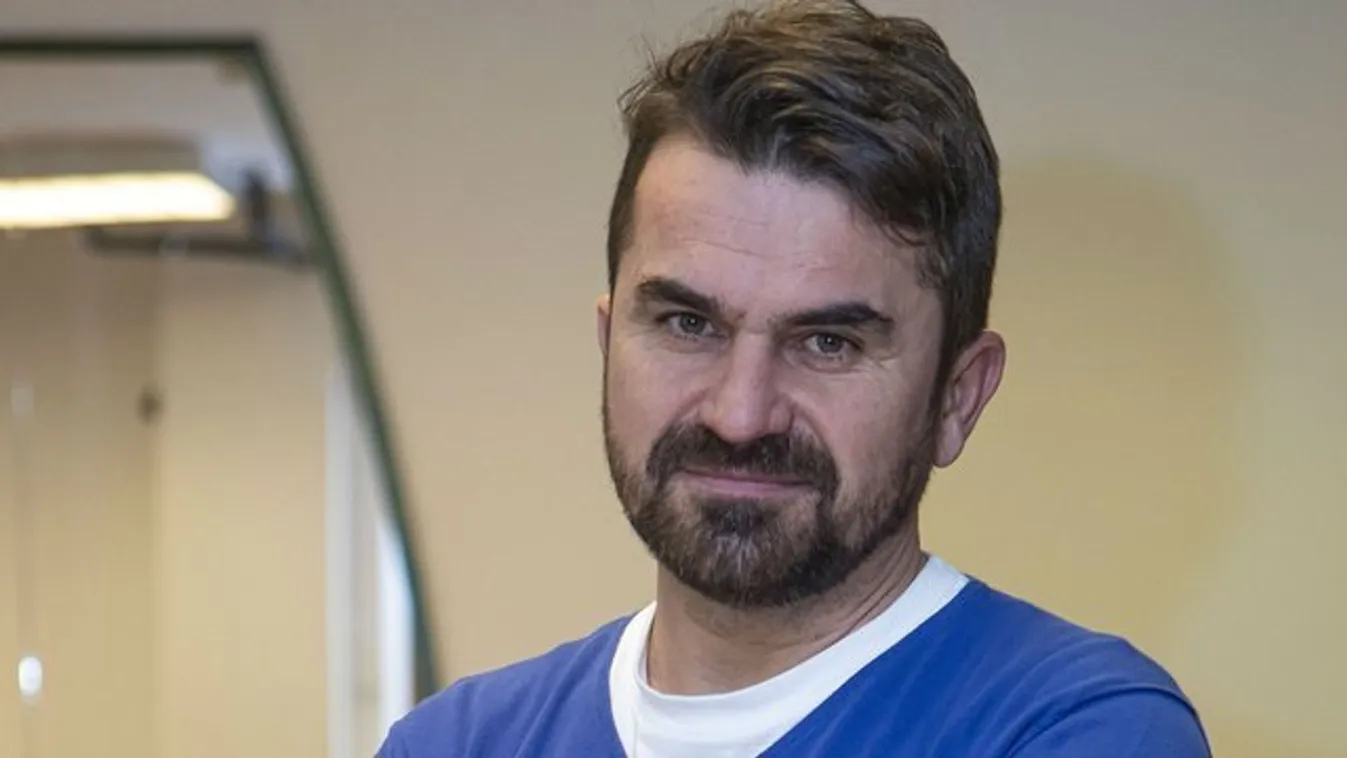 Csőre Gábor nehezen tud elszakadni a színpadtól