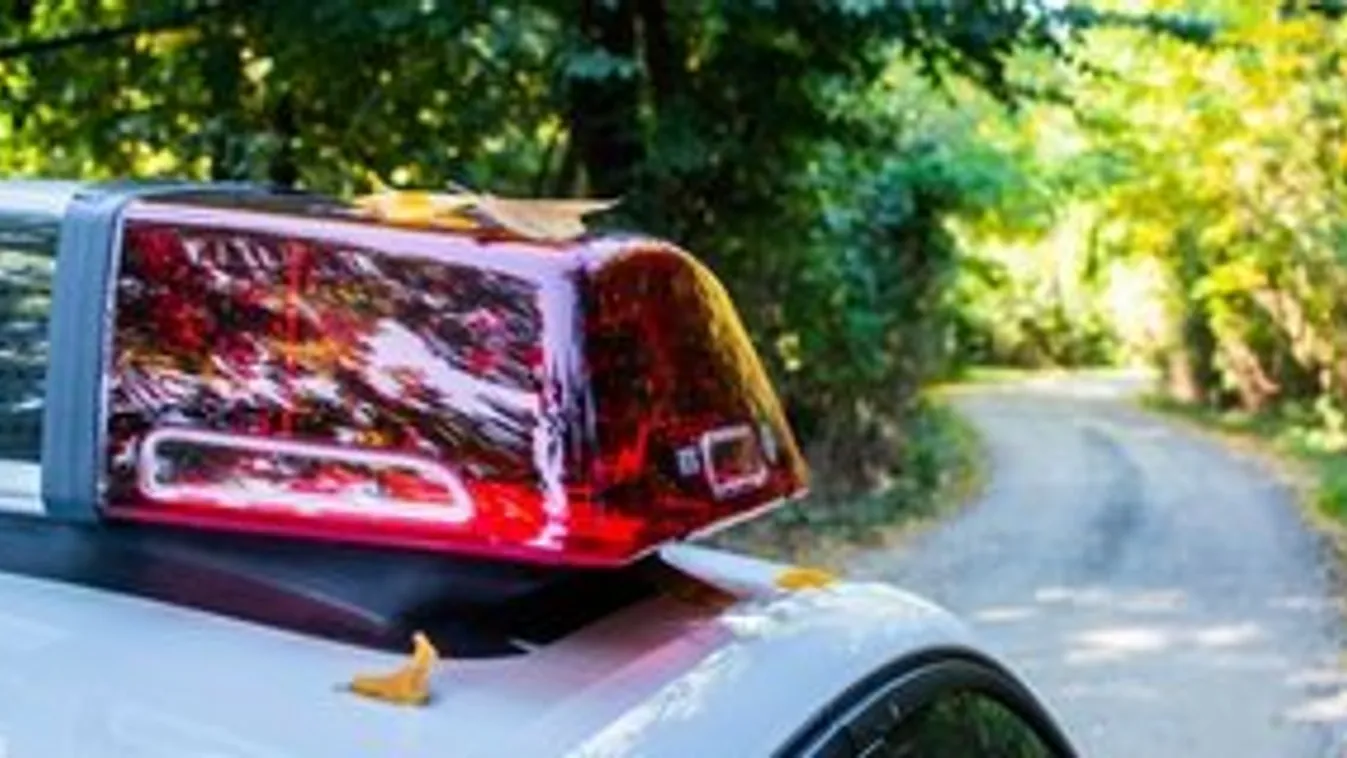 Rendőrök és tűzoltók a helyszínen: Tömegbaleset történt Szombathelynél