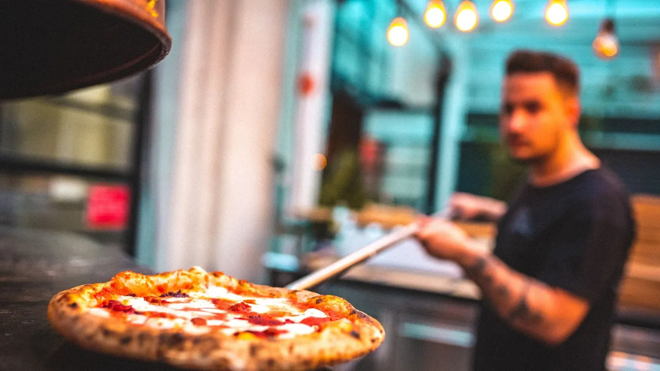 Kóstoljanak natúr bort és pizzát! Jobb páros, mint gondolnák