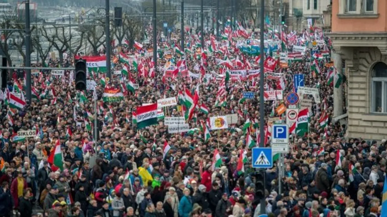 Őszödi beszéd és rendőrterror: 15 évvel ezelőtt borult lángba Budapest