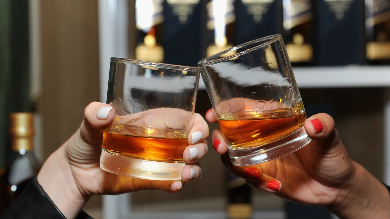 Váratlan bejelentést tett a világ egyik legismertebb whiskymárkája