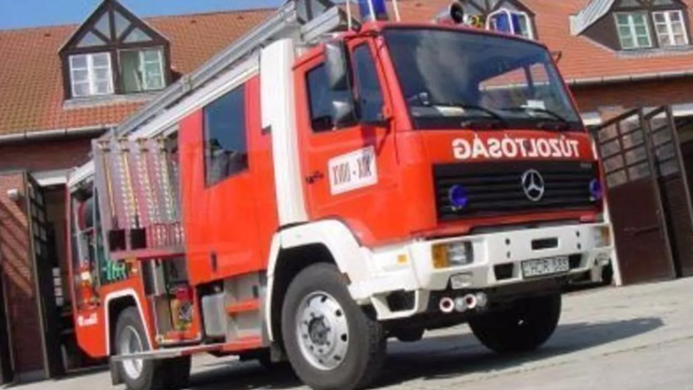 Nagy a baj Hódmezővásárhelyen, a tűzoltók nagy erőkkel vonultak ki a helyszínre