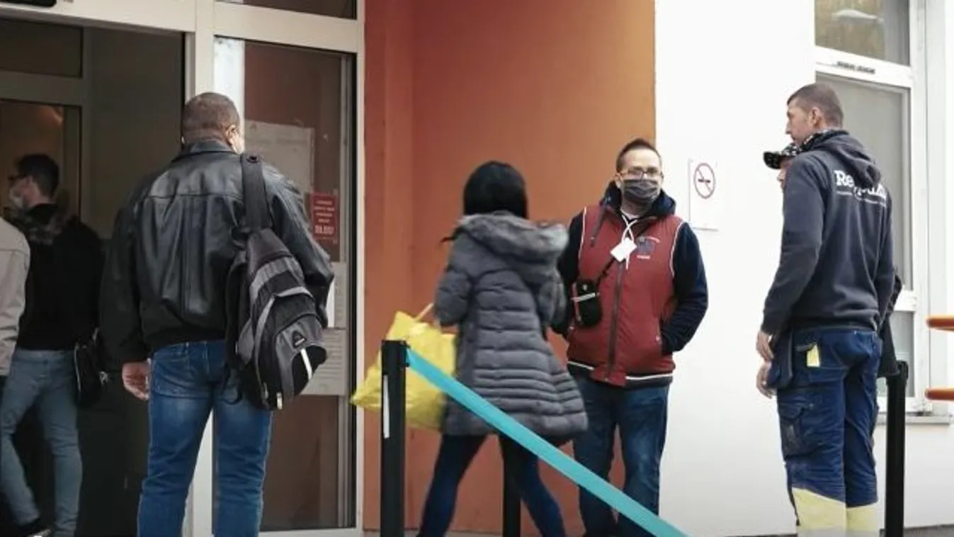 Drámai vallomások a gyöngyösi kórházból: Így zajlik az oltási akcióhét – videó