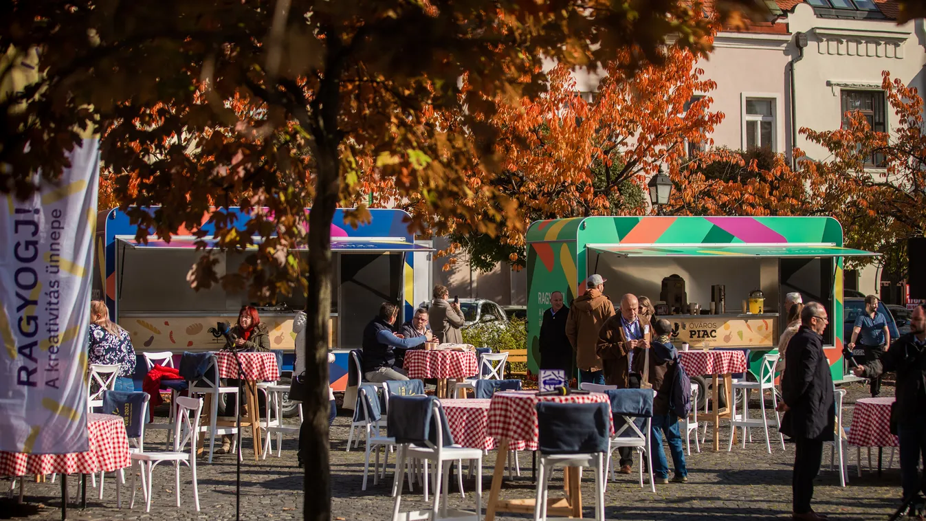 Veszprém régi-új piacán a zöldségvásárlás mellett időutazást is tehetünk