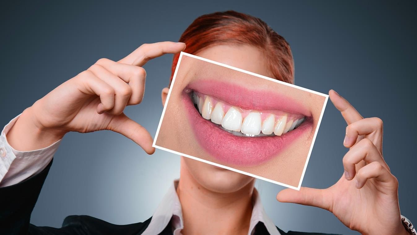 https://cdn.borsonline.hu/2021/11/aZNANgATFyNagzhZTj3-t6avmZ617_Np07RHuZ6hsAg/fill/1347/758/no/1/aHR0cHM6Ly9jbXNjZG4uYXBwLmNvbnRlbnQucHJpdmF0ZS9jb250ZW50L2U5OTVmNmE3NzBiMTQ3OThhOWFhYTYzNjYyZjViYjEy.jpg