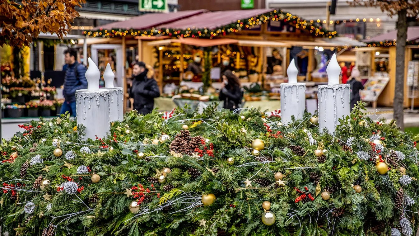 Megnyitott a Budapesti Karácsonyi Vásár a Vörösmarty téren