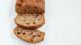 Pofonegyszerű és mennyei: Itt a mikrós banánkenyér receptje