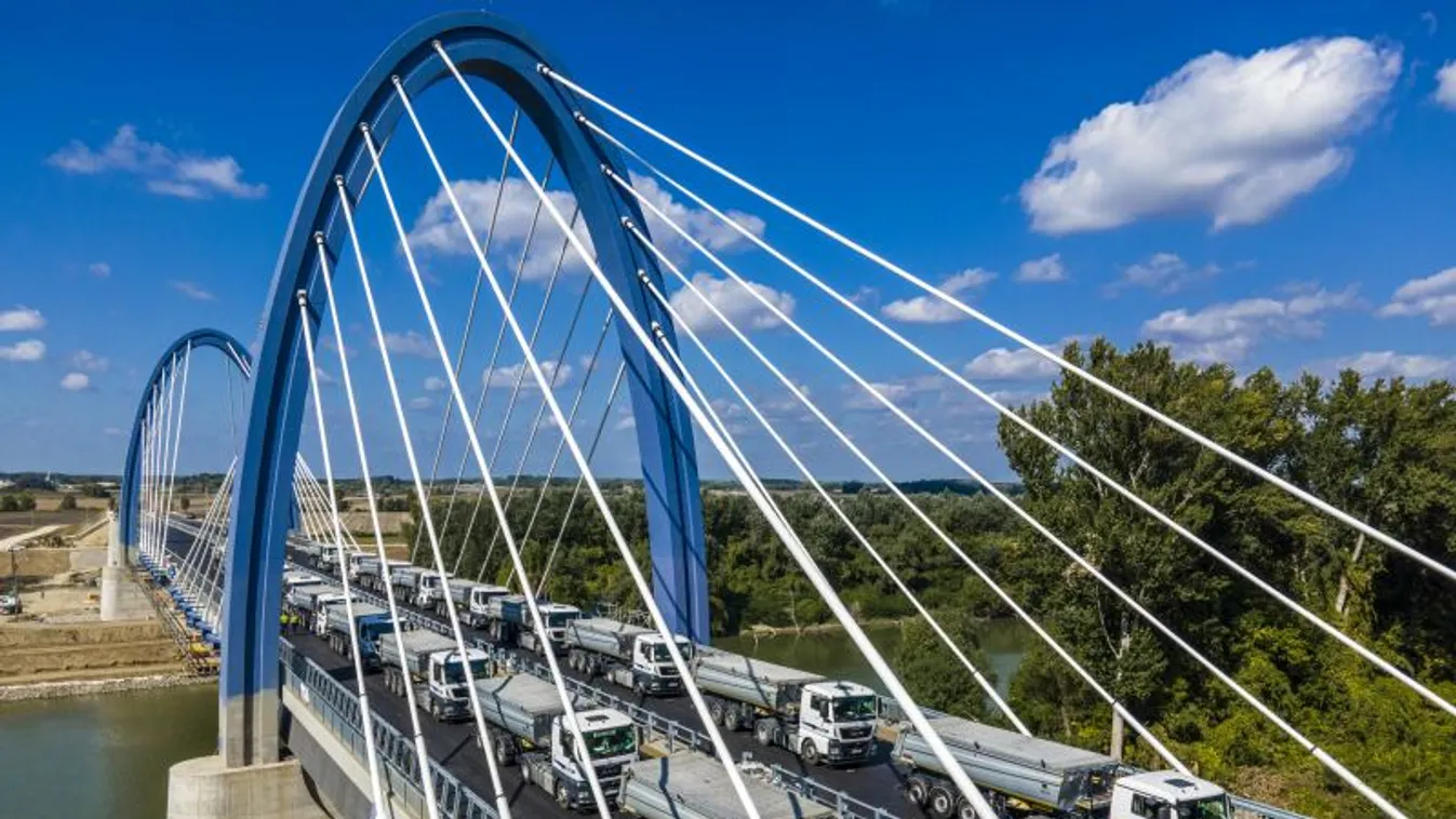 Gyakorlatilag elkészült mindkét új híd a Tisza felett