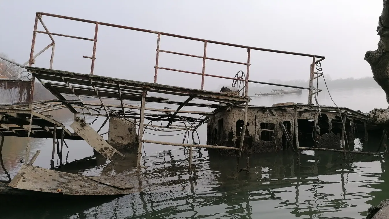 Már-már horrorfilmbe illő képek készültek a Tisza-tavon