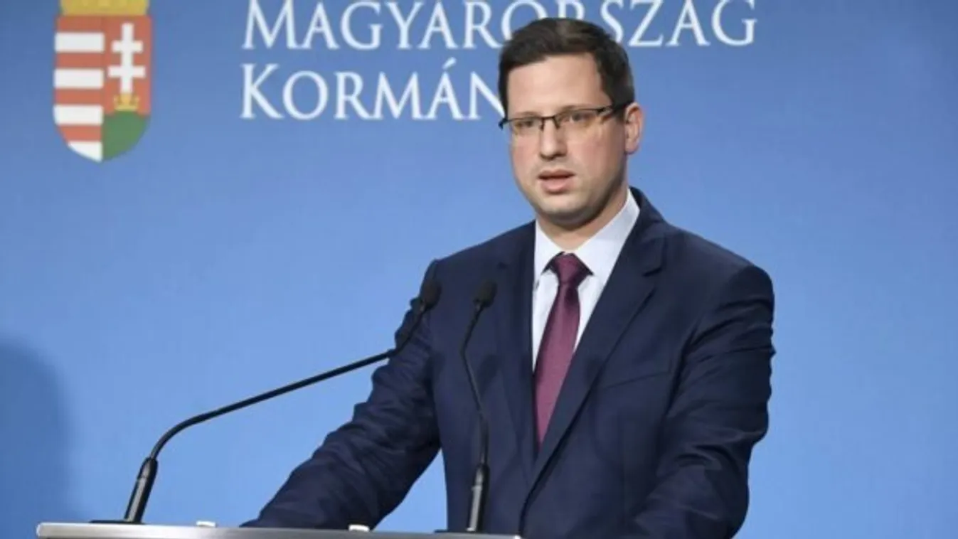 Fontos bejelentést tett a kormány: Visszatér a kötelező maszkviselés