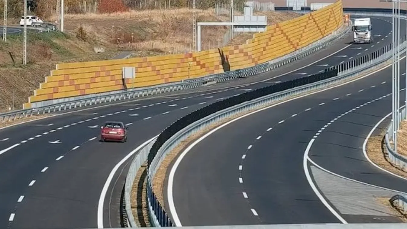 Sportot űznek abból az autósok, hogy forgalommal szemben hajtanak az M30-ason – videó