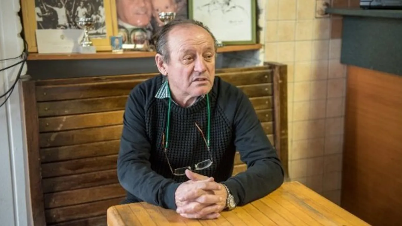 Széchenyi gróf fradistákkal bűvöli a labdát