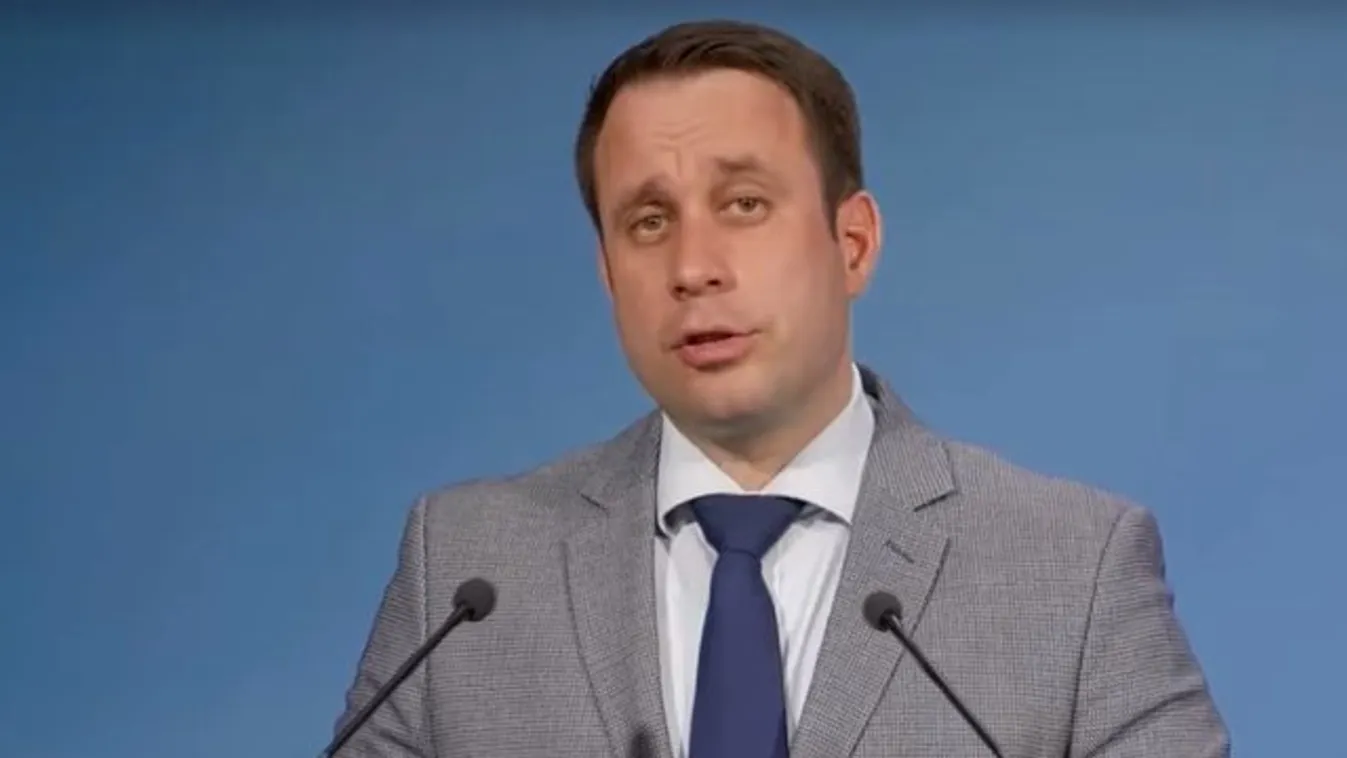 Dömötör Csaba elárulta, hogyan vélekednek a magyarok az újraindításról  – videó