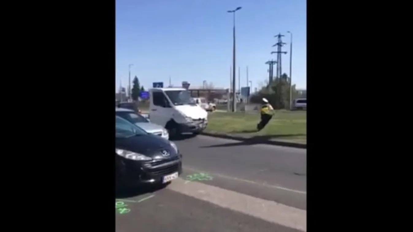 Intézkedő rendőrök közé hajtott egy ámokfutó Tapolcán – Videó