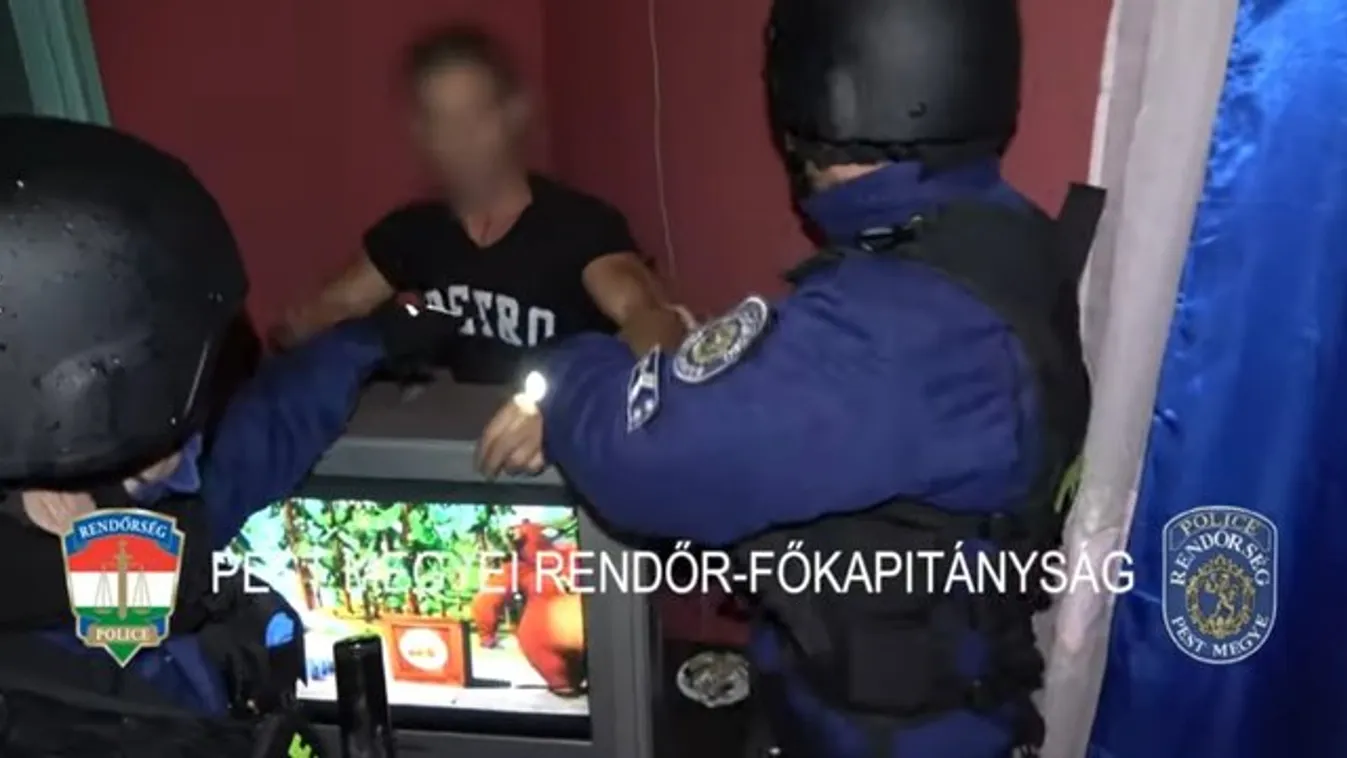 Igazi gengszterek: mesenézés közben, a tévé mögül és a szekrényből rángatták elő a körözött érdi bűnözőket - Videó