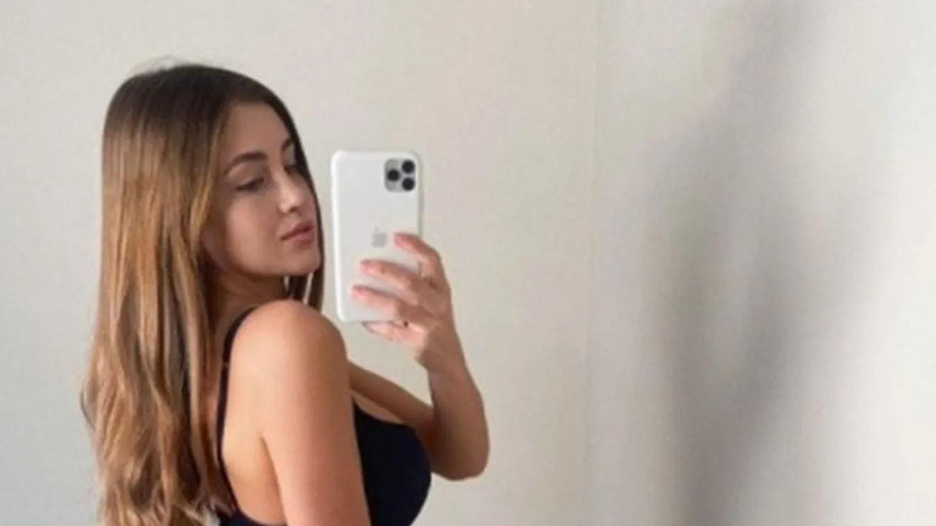 Tangára vetkőzött és hatalmasat pucsított a kamerába a nagymellű szépség – 18+ fotó