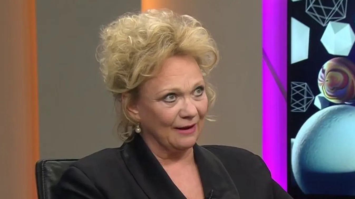 Básti Julit sokkolja az idő múlása
