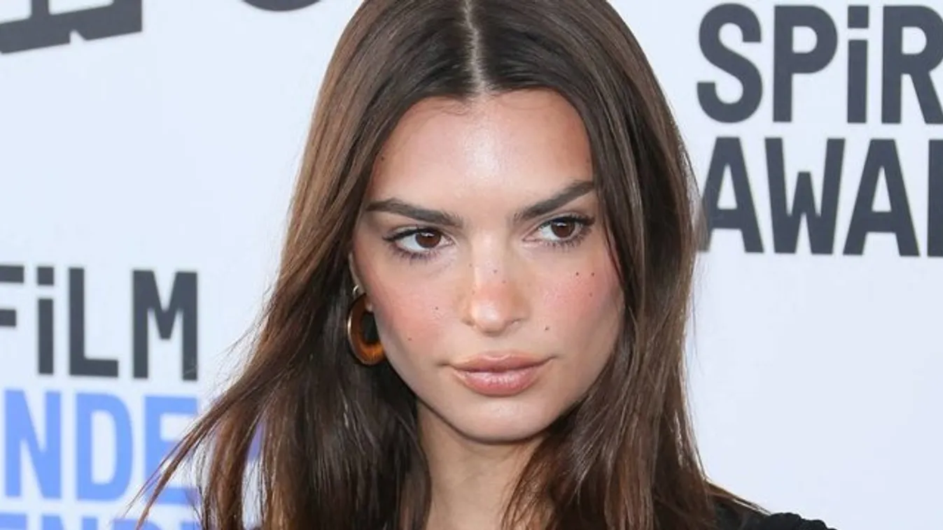 Ezt látnia kell! Emily Ratajkowski nagyon gömbölyödik és nagyon meztelen – 18+ fotó