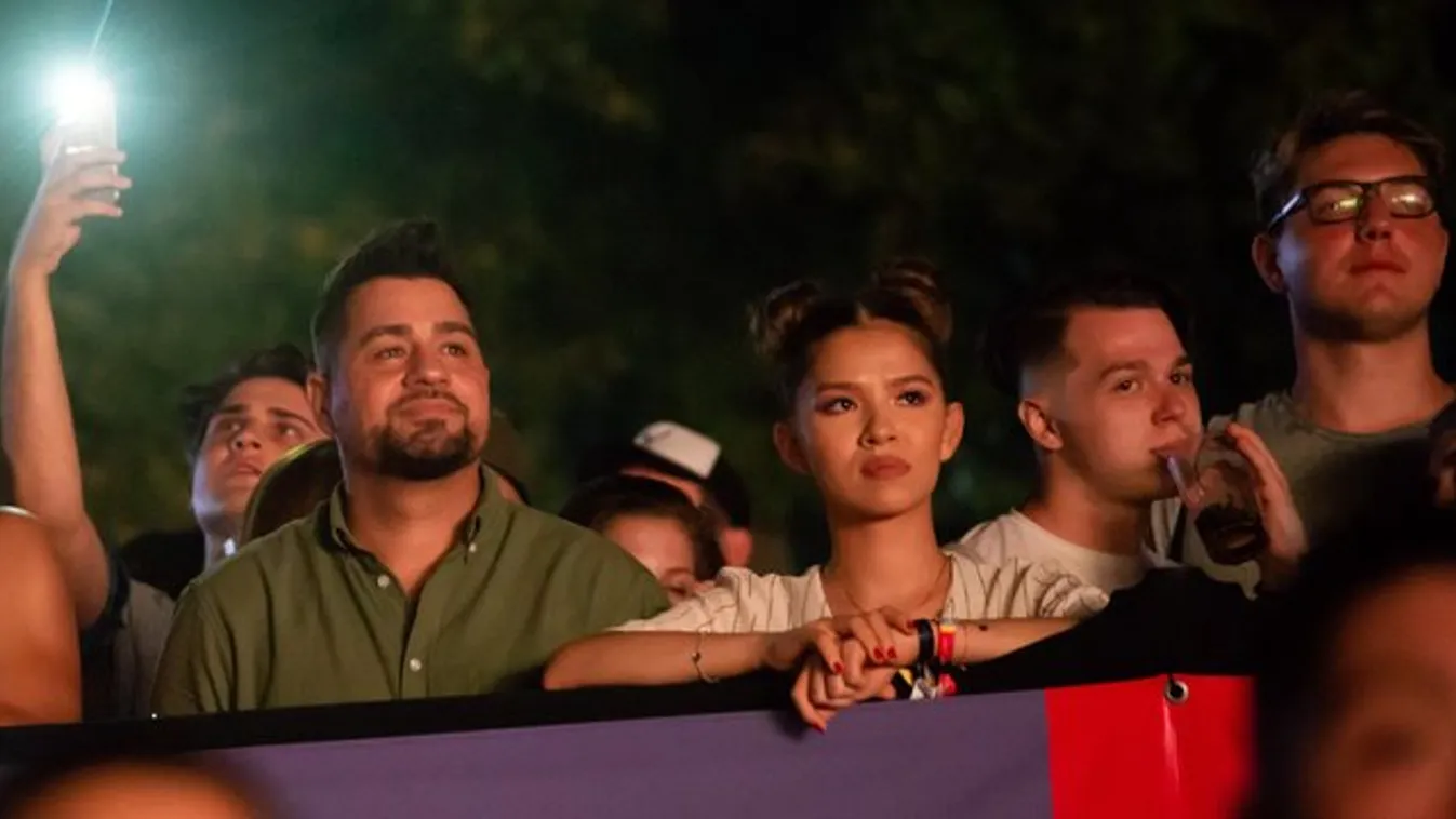 Caramel jót bulizott a feleségével a Szigeten - sztárok az első napon!