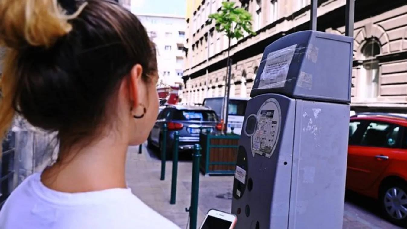 Ahelyett, hogy segítene, inkább lehúzza az embereket az ellenzék