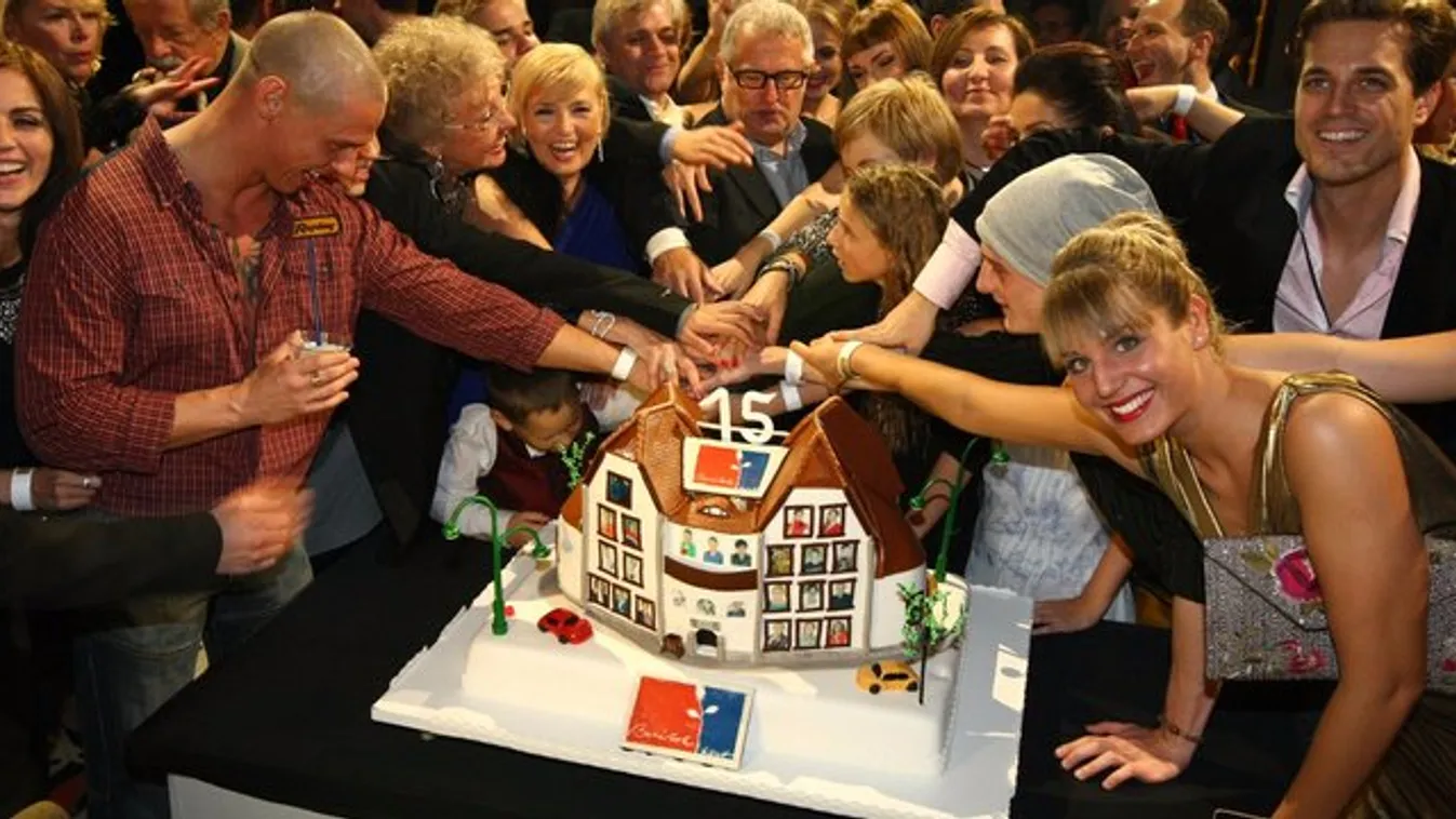 72 év kell a világcsúcshoz a Barátok Köztnek