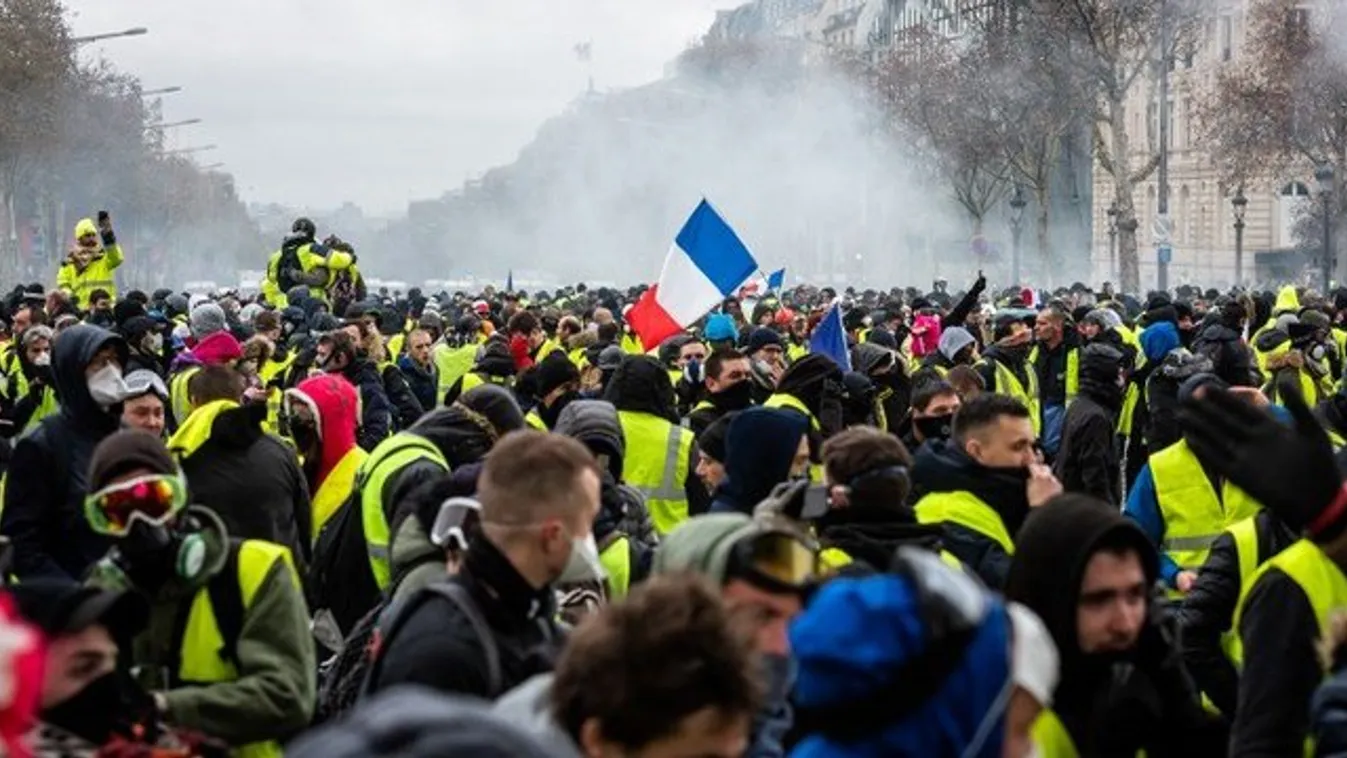 Rendkívüli állapot kihirdetését kérték Párizsban