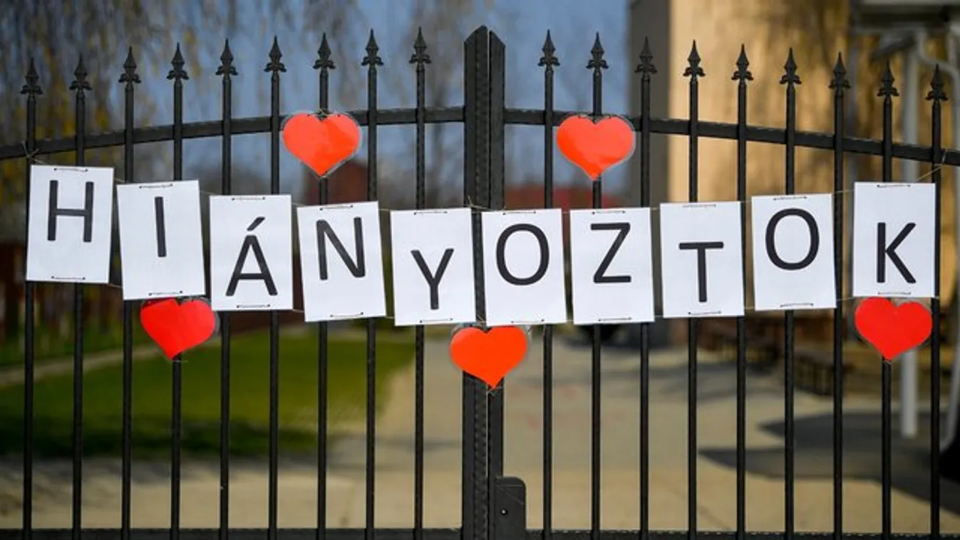Alig várják a gyerekek, hogy visszamehessenek az iskolába – hiányolják a tanító nénit
