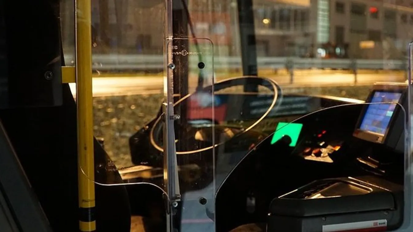 Nyolcmillió forintot talált egy buszsofőr Nagykanizsán – fogadjunk, nem találja ki, mit tett vele!